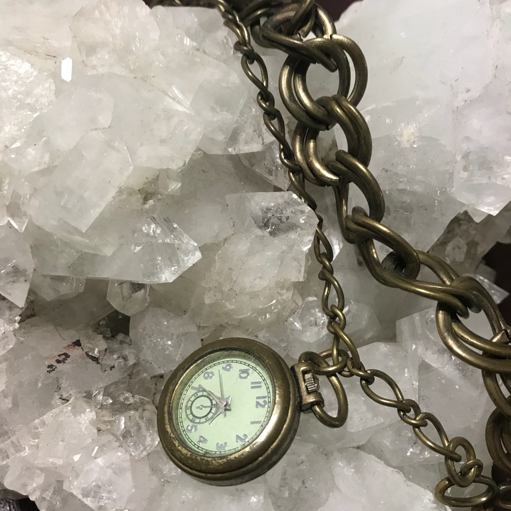 URBAN OUTFITTERS Chunky “Pocket Watch” Bracelet